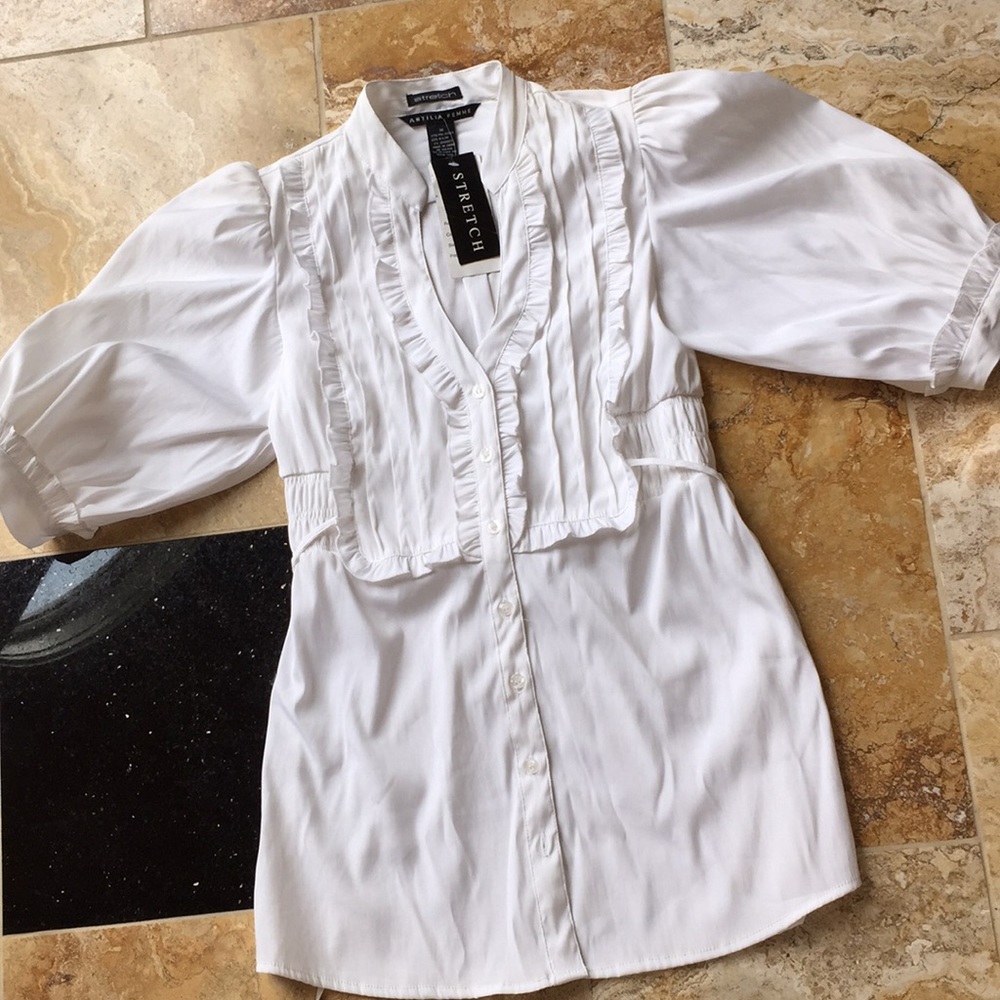 Antilla Femme NWT ruffle front VNeck/stretch waist